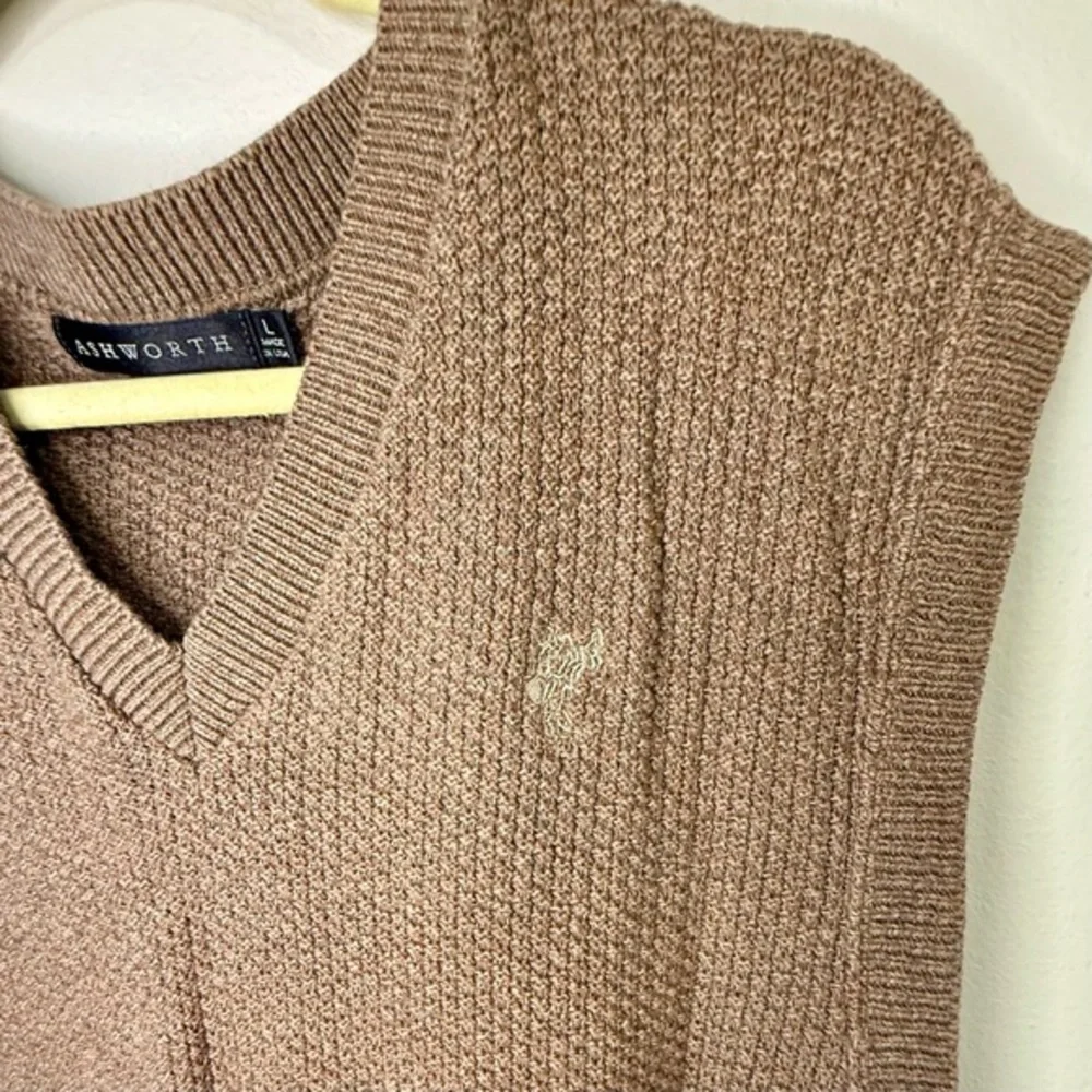 Ashworth Golf Sweater Vest Mens Large Tan Pinstripe Embroidered‎ Cotton USA Made